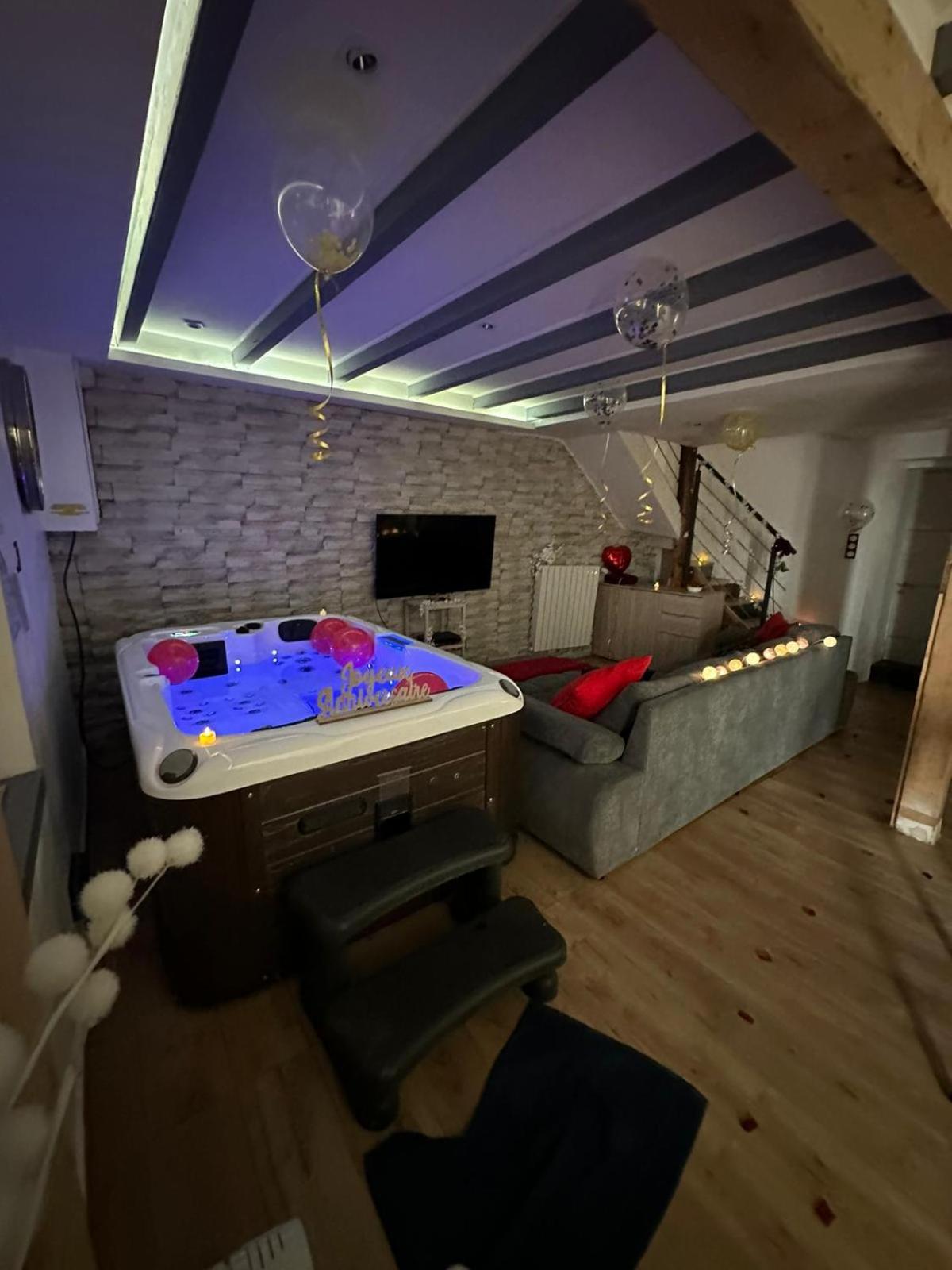 Вилла Maison Avec Spa Maisdon-sur-Sevre Экстерьер фото
